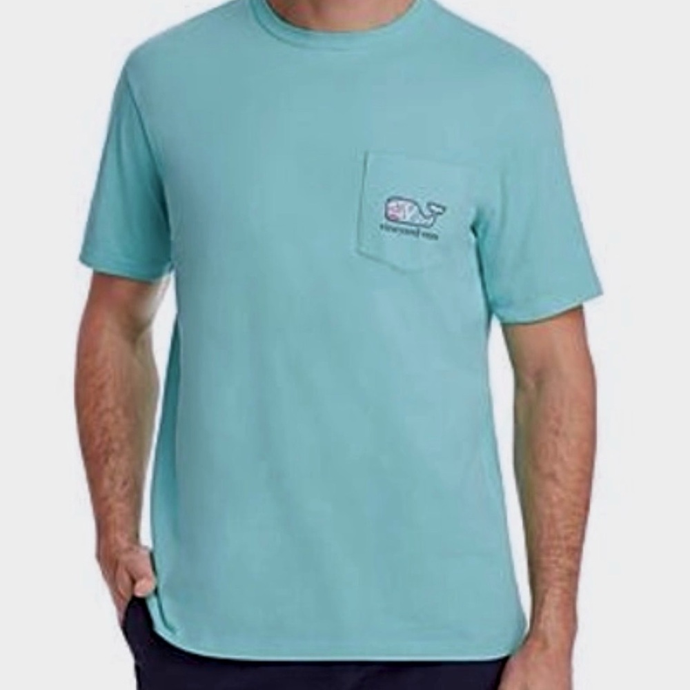 Vineyard Vines Men's Light Blue Pocket T-Shirt with Ducks and Magnets